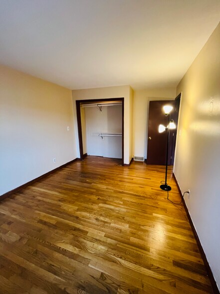 Building Photo - 7 Bryson Ave