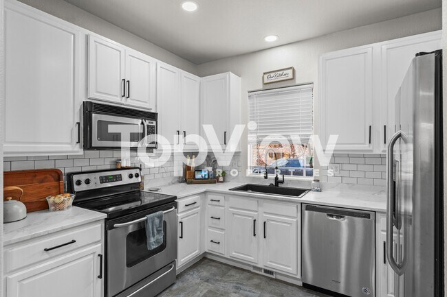 Building Photo - 2259 Falkirk Dr