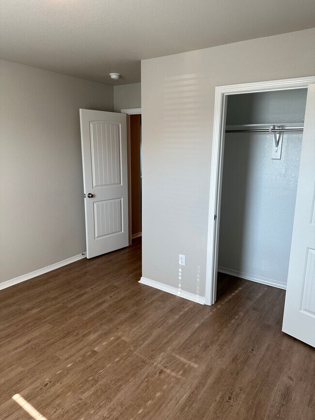Building Photo - *Pre-leasing* Three Bedroom | Two Bath Hom...