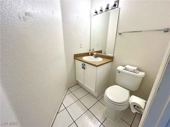 Building Photo - 2611 Glen Green Ave