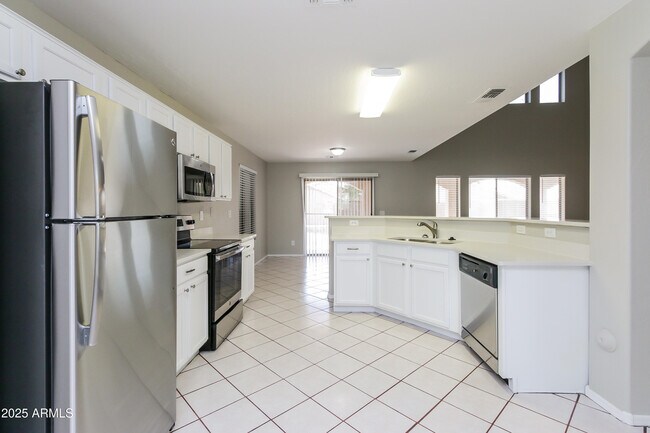 Building Photo - 11221 W Mountain View Dr