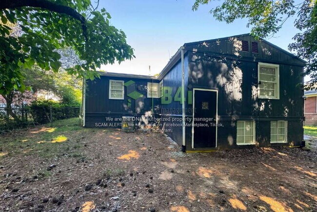 Building Photo - 451 Fairlock Ln NW