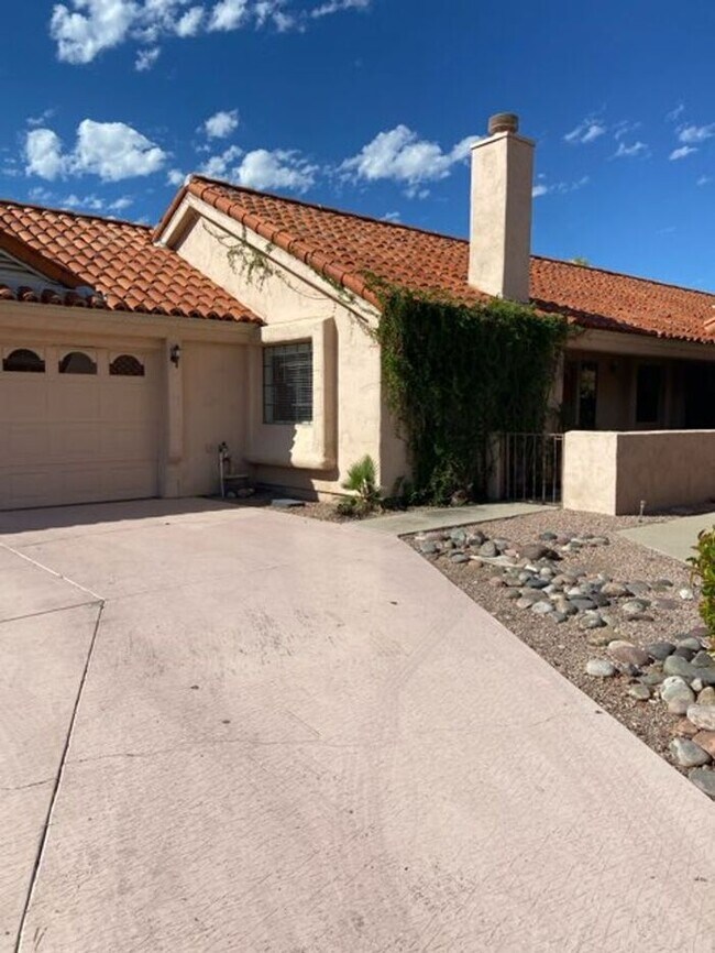 Building Photo - 5249 N Adobe Cir