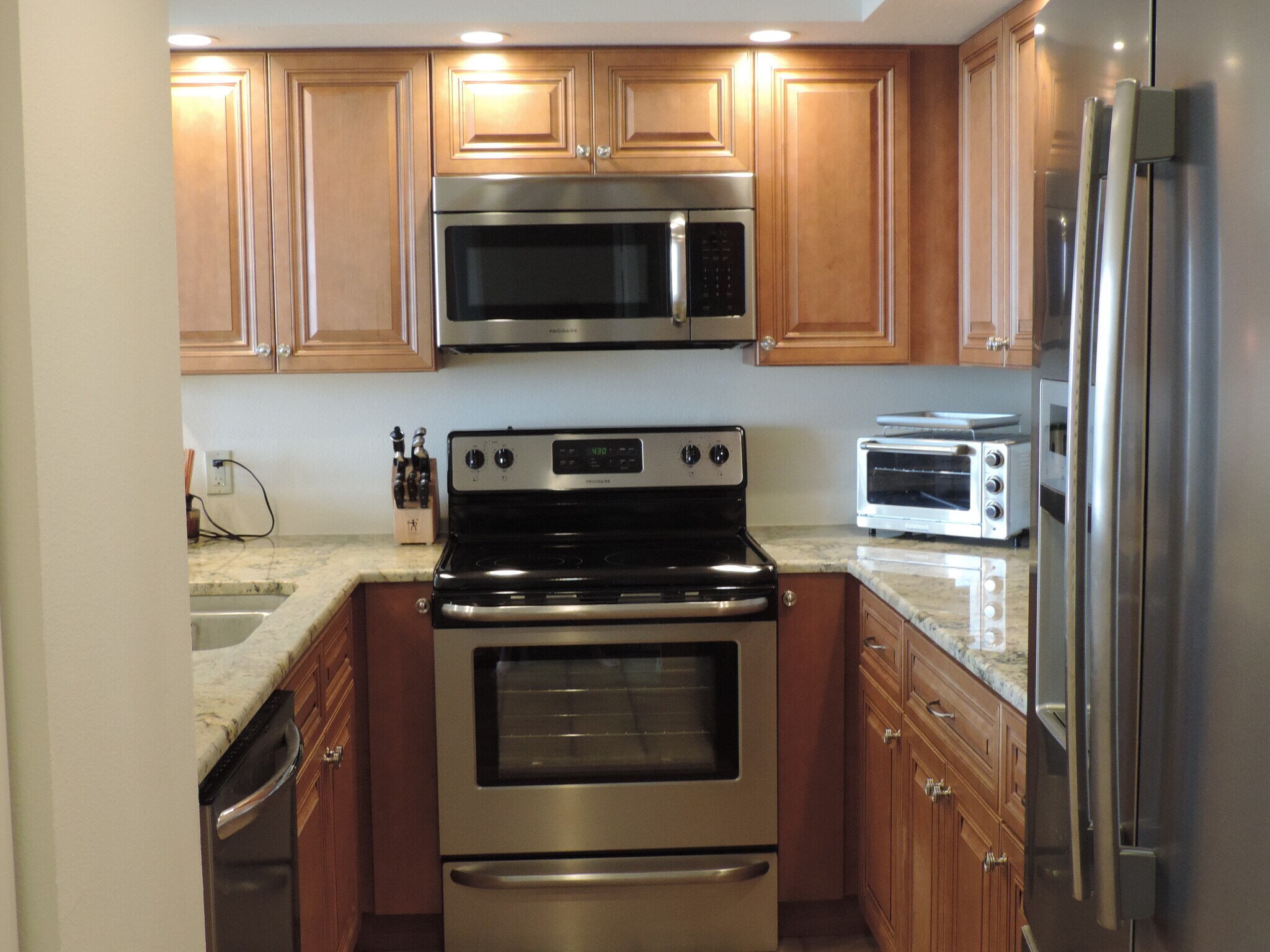 Building Photo - 11 Sunset Dr