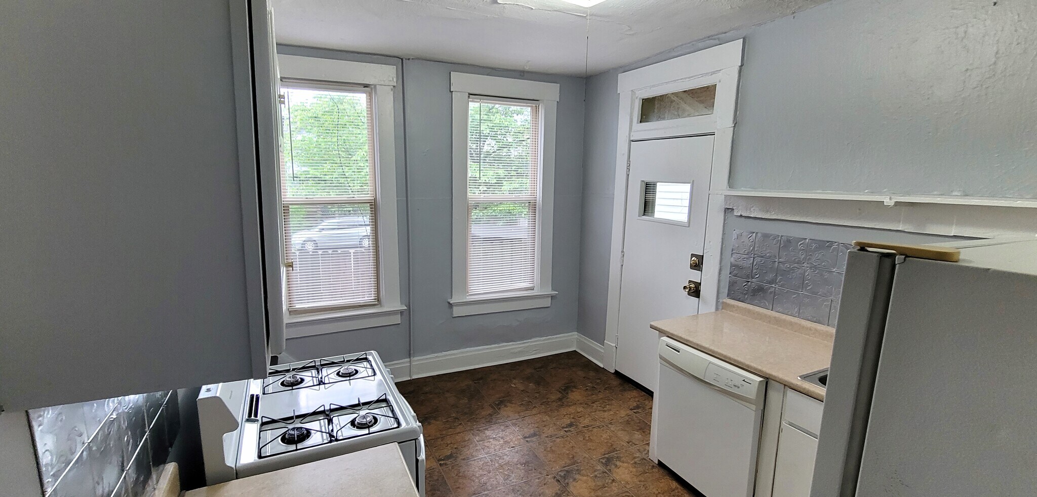 Kitchen - 116 E Hudson St