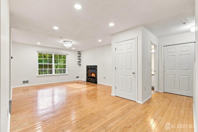 Building Photo - 63 Prestwick Way