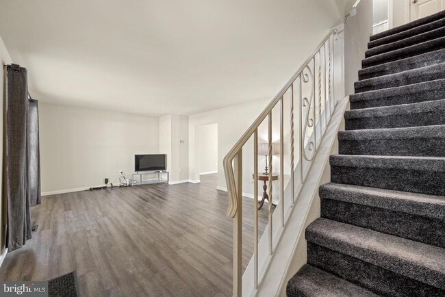 Building Photo - 143 Curtis Ave