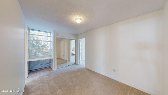 Building Photo - 222 7th St