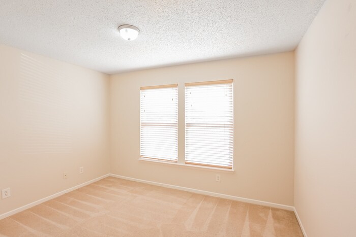 Building Photo - 12176 Lindley Dr