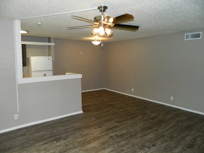 Primary Photo - 1521 Southport Dr