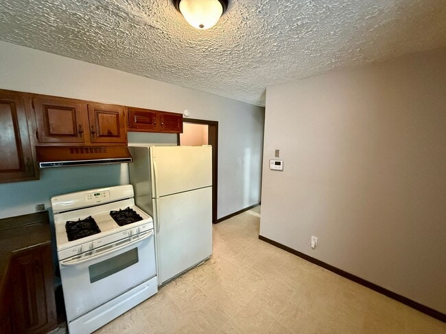 Building Photo - 2 Bed 1 Bath with a 2 Room Loft - Section ...