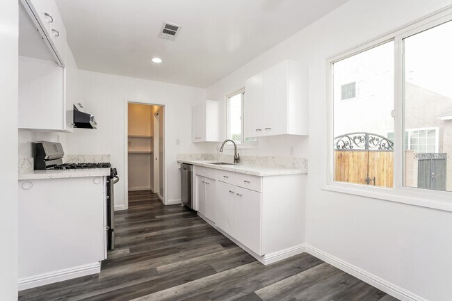 Building Photo - WONDERFUL BUENA PARK HOME FOR LEASE!!  NEW ON MARKET!!