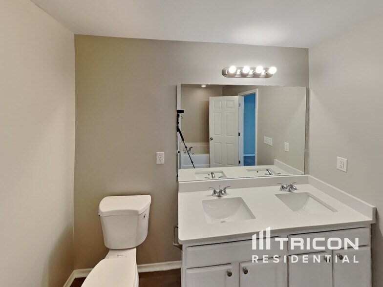 Building Photo - 5337 Liberty Hall Cir