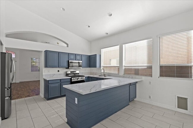 Building Photo - Single Story 3 Bedroom Home with Open Concept