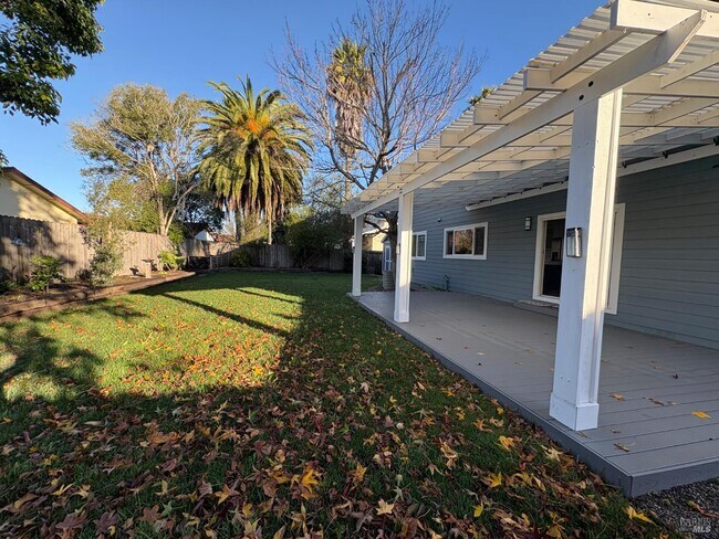 Building Photo - 5705 Davis Cir