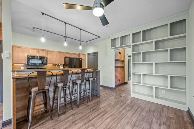 Building Photo - 123 Foxden Dr