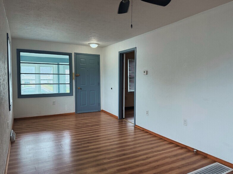 Building Photo - 347 Springfield Ave