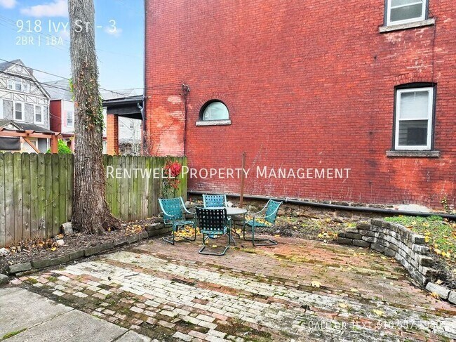 Building Photo - 918 Ivy St