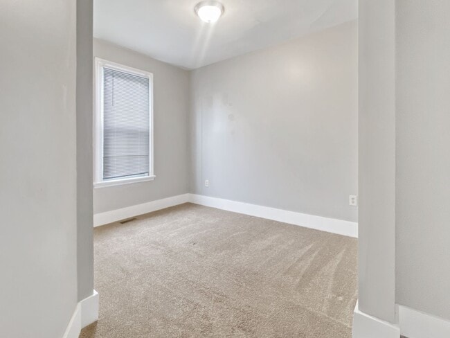 Building Photo - 209 Seward Ave NW