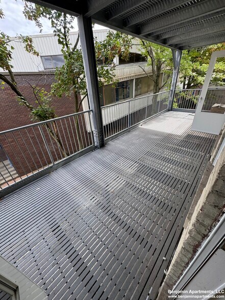 Building Photo - 15 Barrows St