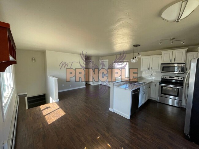 Building Photo - Charming 2-Bedroom Home on the Flats