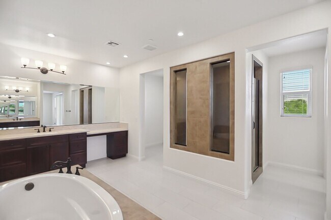 Building Photo - Stunning 5 Bed, 4 Full Baths And 2 Half Ba...