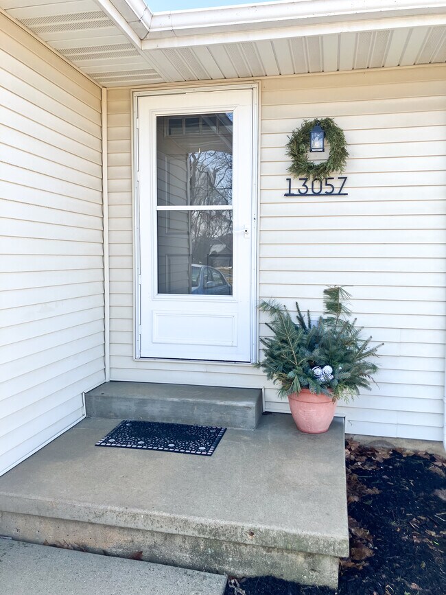 Building Photo - 13057 Velp Ave