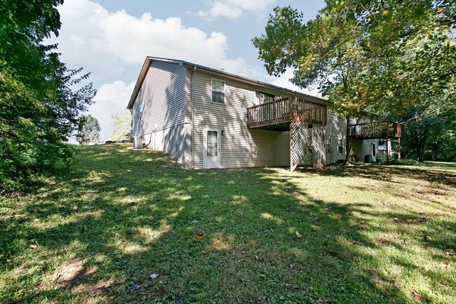 Building Photo - 707 Princeton Dr