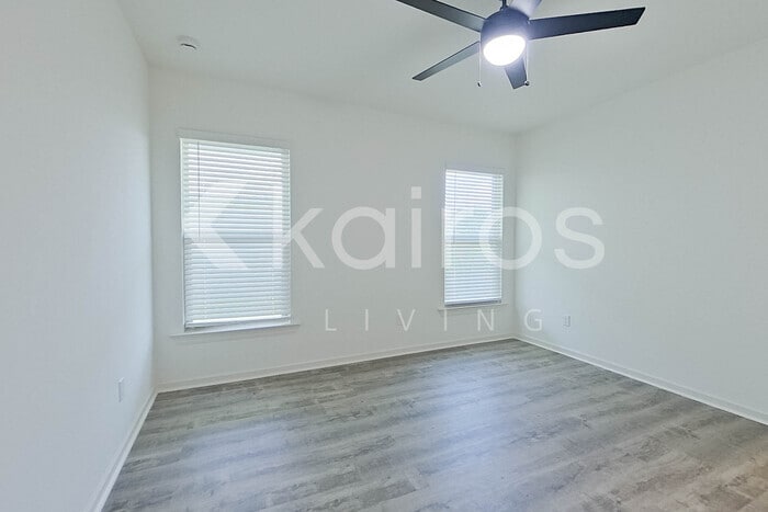 Building Photo - 215 Peppercorn Wy