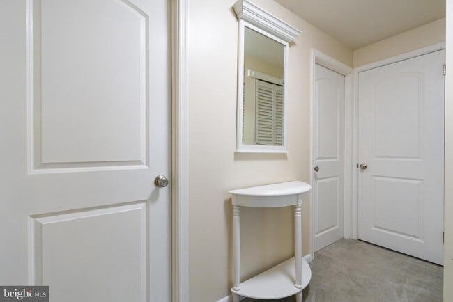 Building Photo - 3161 S Sydenham St