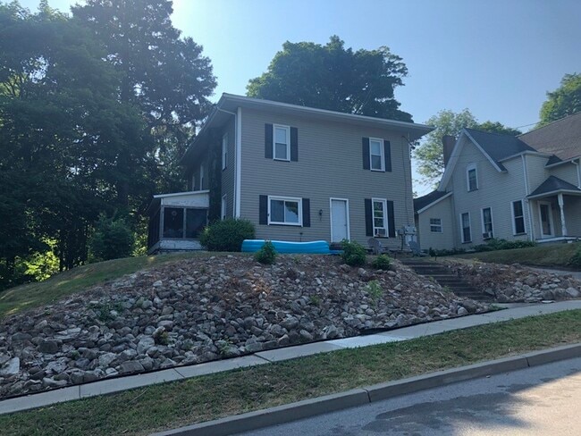 Building Photo - 21 Spring St