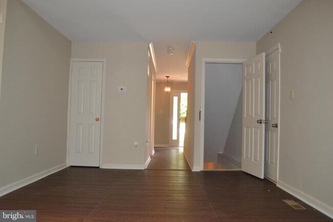 Building Photo - 9614 Shannon Ln