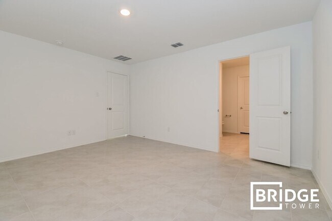 Building Photo - 5430 Bristle Leaf Dr