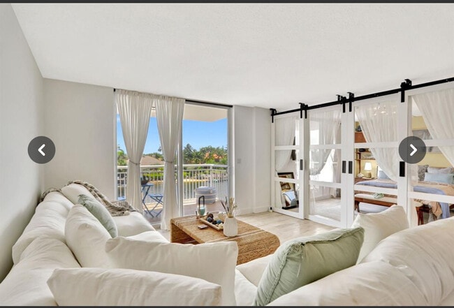 Building Photo - 1050 Hillsboro Mile