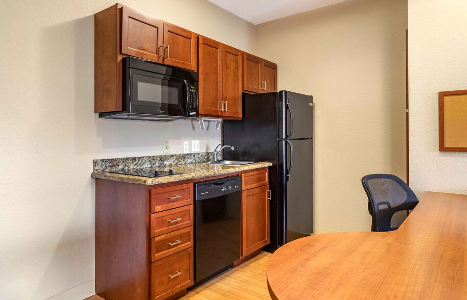 Building Photo - Furnished Studio-Houston - Kingwood