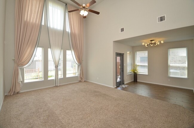 Building Photo - 18219 Gardens End Ln