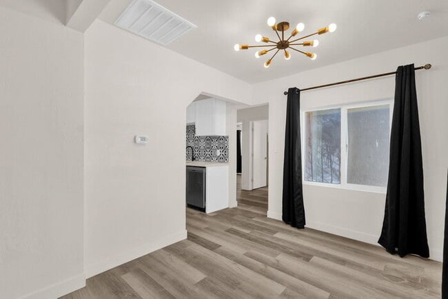 Building Photo - BRAND NEW EVERYTHING IN UPTOWN/BILTMORE AREA