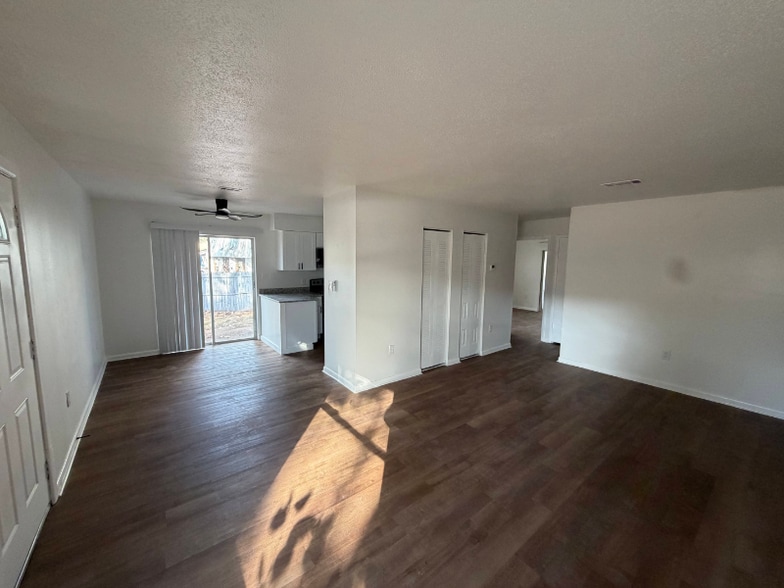 Building Photo - 6226 SW 10th Pl