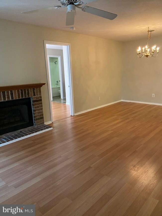 Building Photo - 310 Canterbury Rd