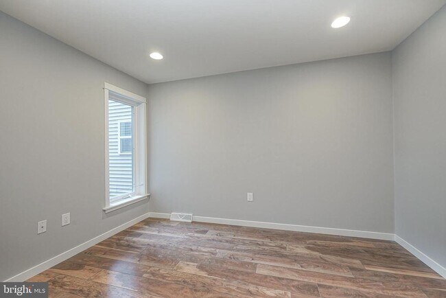 Building Photo - 140 S 46th St