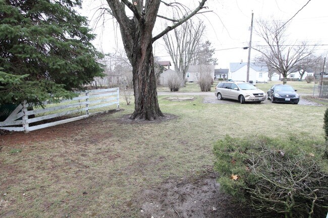Building Photo - In-Unit Washer and Dryer