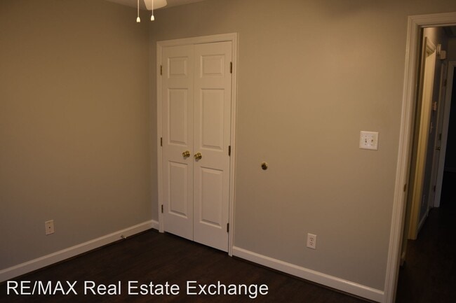 Building Photo - 1000-1008 Pinecrest Dr