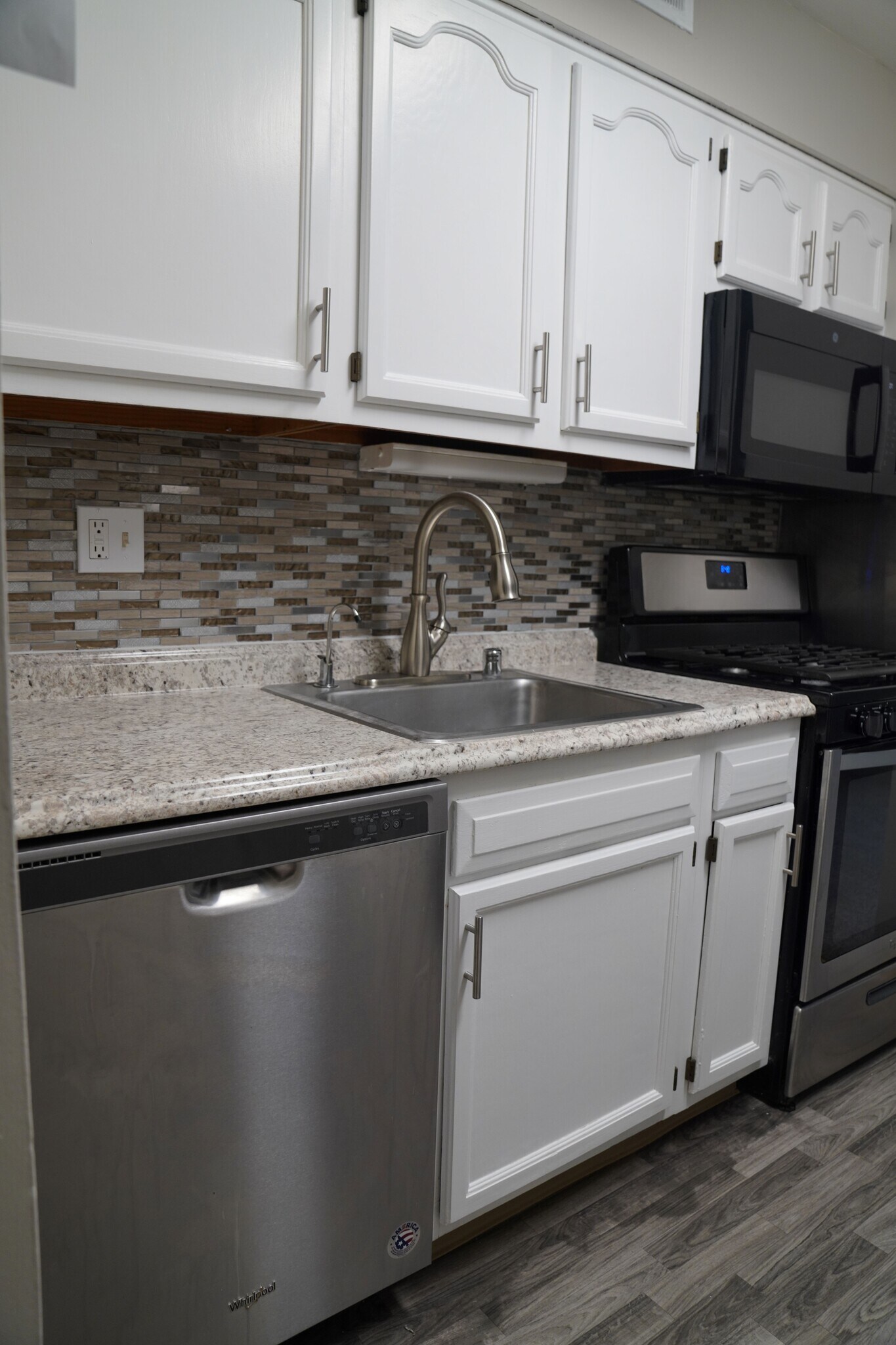 Building Photo - 6093 Majors Ln