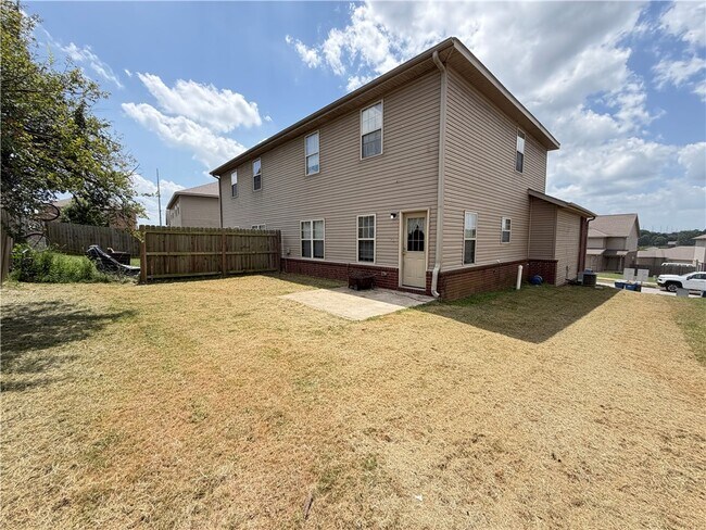 Building Photo - 603 SW Loudon Dr