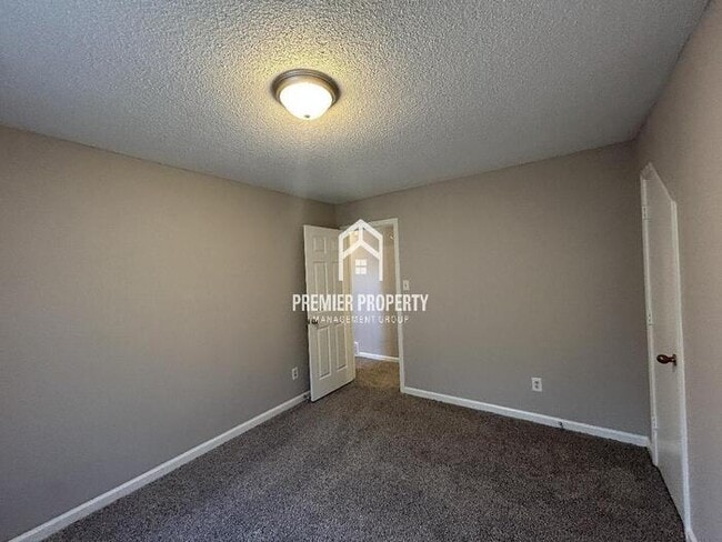 Building Photo - 7699 Ivy Bend Cove