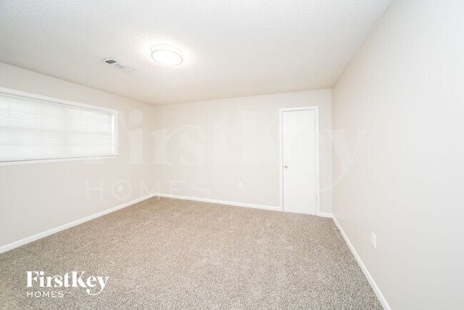 Building Photo - 6319 Solway Dr