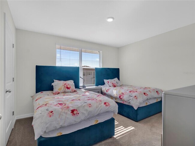 Building Photo - 16767 Sunburst Lake St