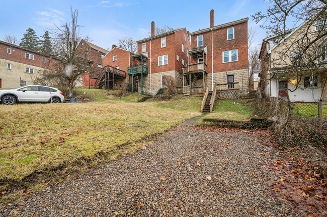Building Photo - 139 Sumner Ave