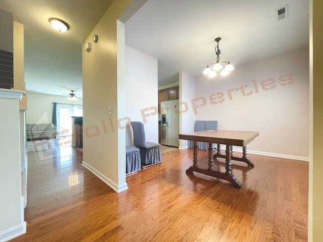 Building Photo - 1304 Cozart St
