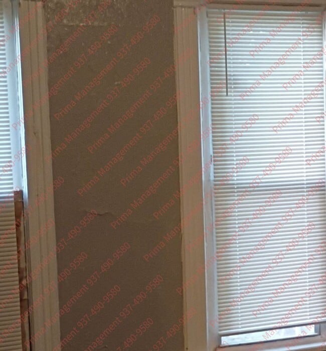 Building Photo - Cozy 3 Bed, 1.5 Bath, Convenient to I-70 and WPAFB